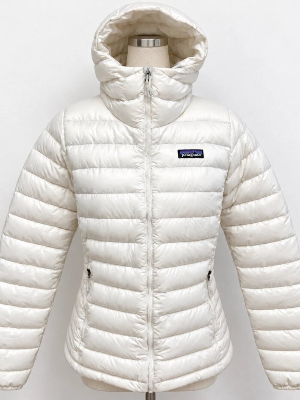 Patagonia Womens White Down Puffer Jacket Full Zip Pockets Logo Outdoor Sz S